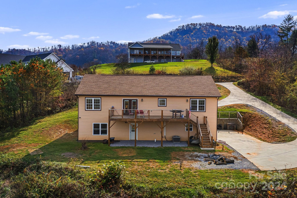 71 Foothills Cv Clyde, NC 28721