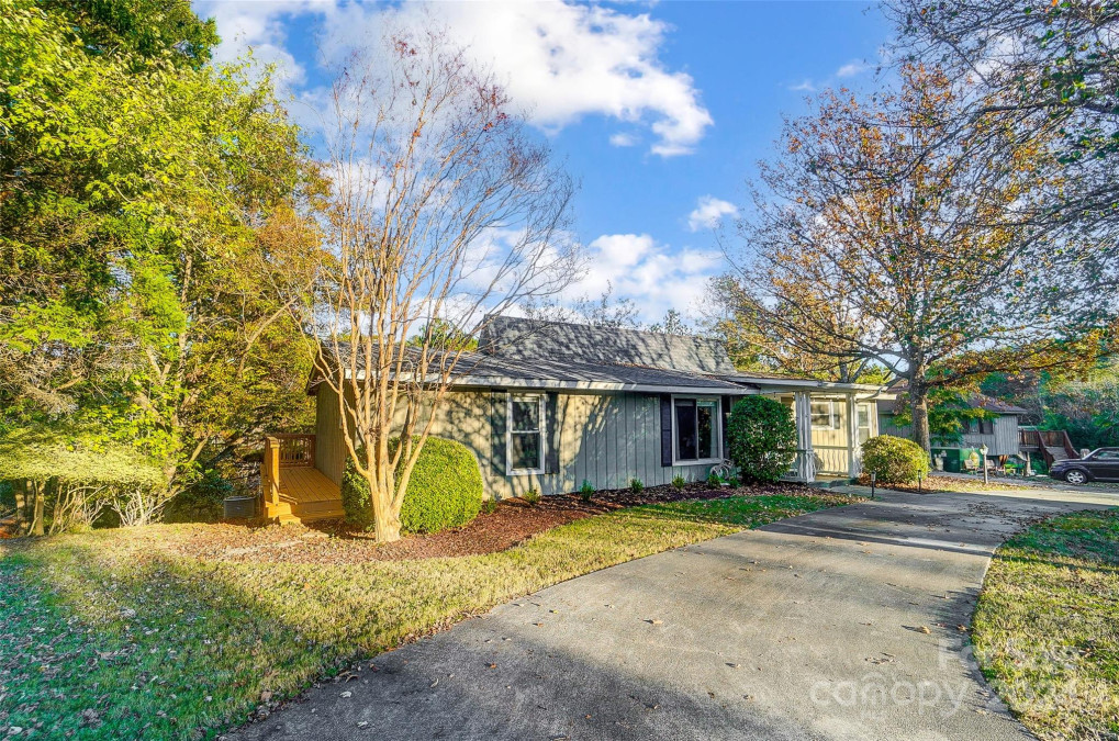 6052 Bora Bora Dr Tega Cay, SC 29708