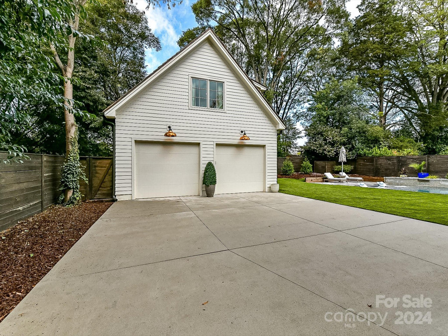 1401 Heather Ln Charlotte, NC 28209