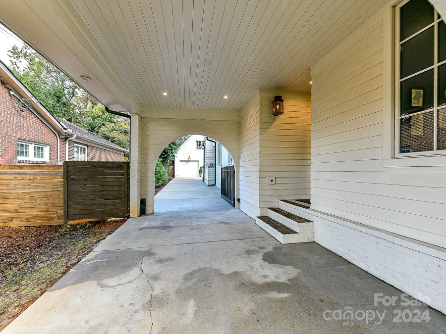 1401 Heather Ln Charlotte, NC 28209