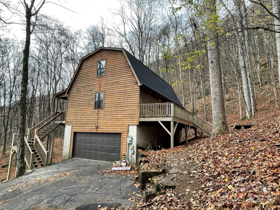 579 Apple Creek Rd Waynesville, NC 28786