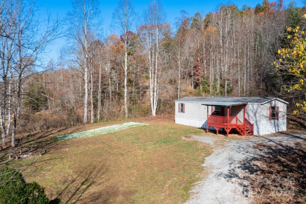 1551 Sawmill Creek Rd Bryson City, NC 28713