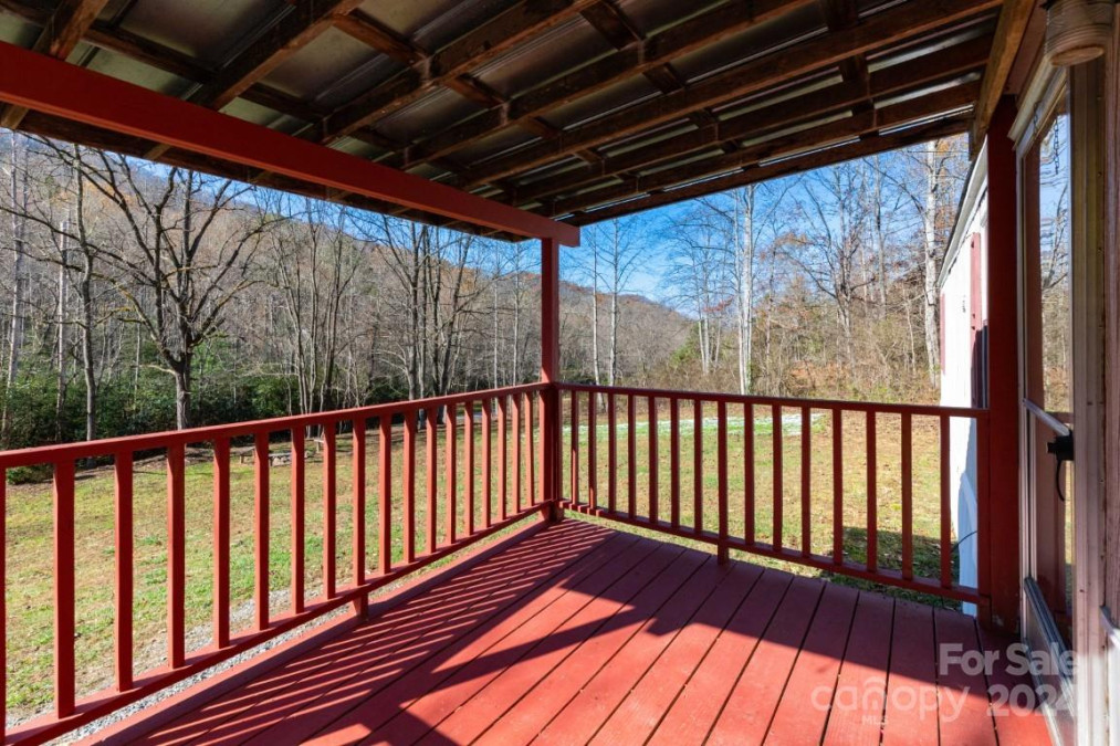 1551 Sawmill Creek Rd Bryson City, NC 28713