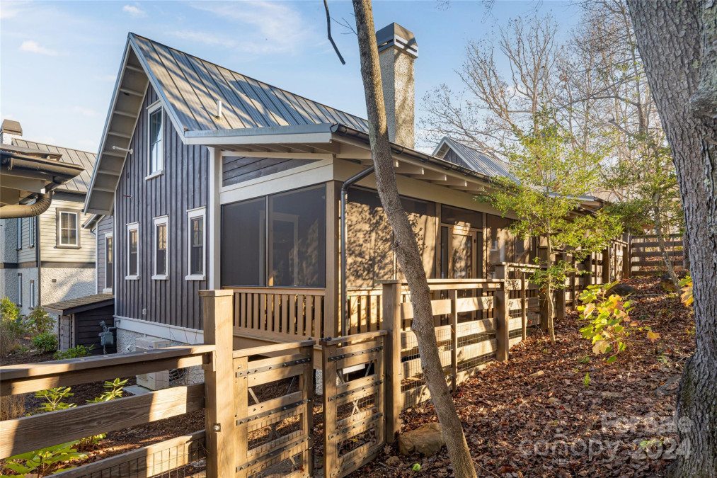 11 Fay Jones Ln Black Mountain, NC 28711