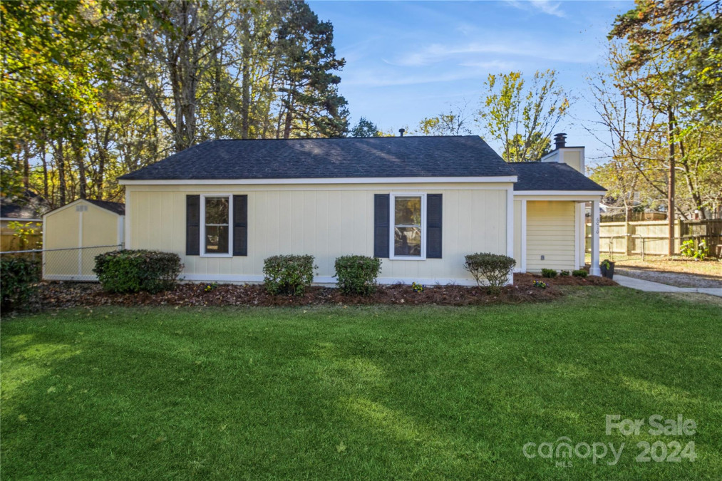 6010 Woodthrush Dr Charlotte, NC 28227