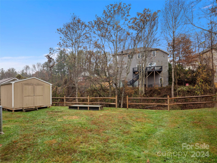 136 Lower Grassy Branch Rd Asheville, NC 28805