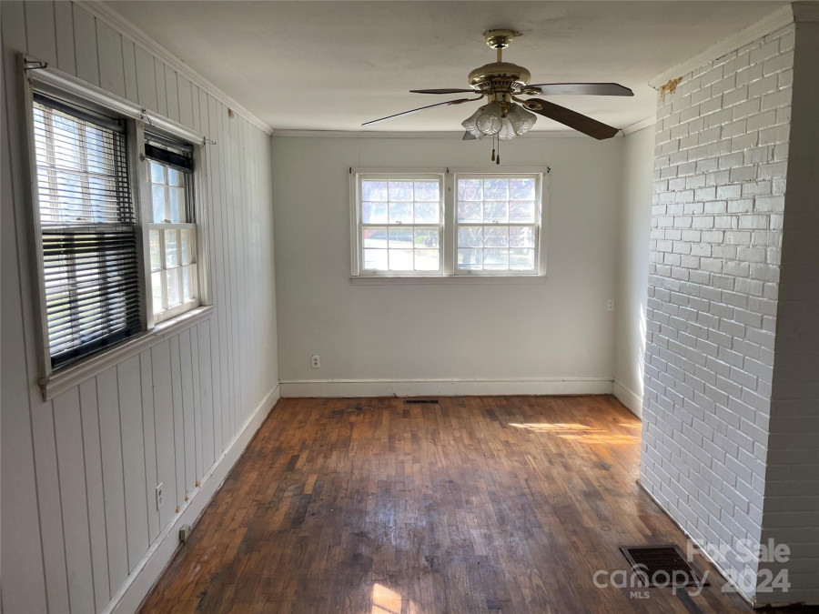 223 Chester Ave Great Falls, SC 29055