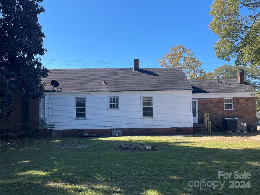 223 Chester Ave Great Falls, SC 29055