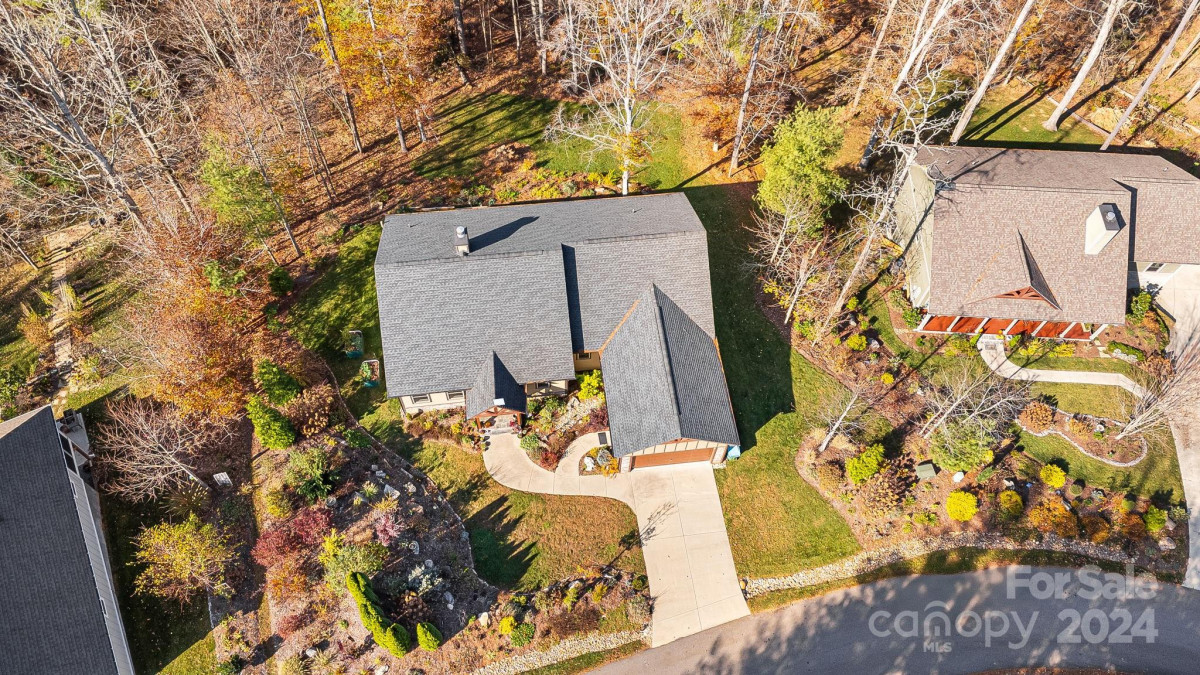 30 Nader Ave Weaverville, NC 28787