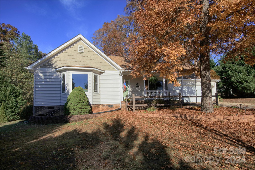 108 Gatwick Ct Statesville, NC 28677