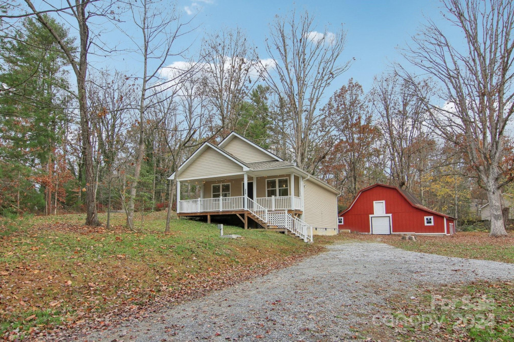 354 Stoney Mountain Rd Hendersonville, NC 28791