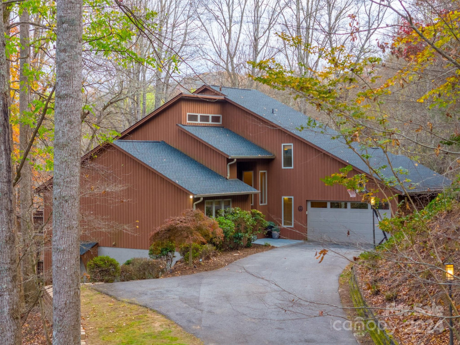 189 Berry Hill Dr Sylva, NC 28779