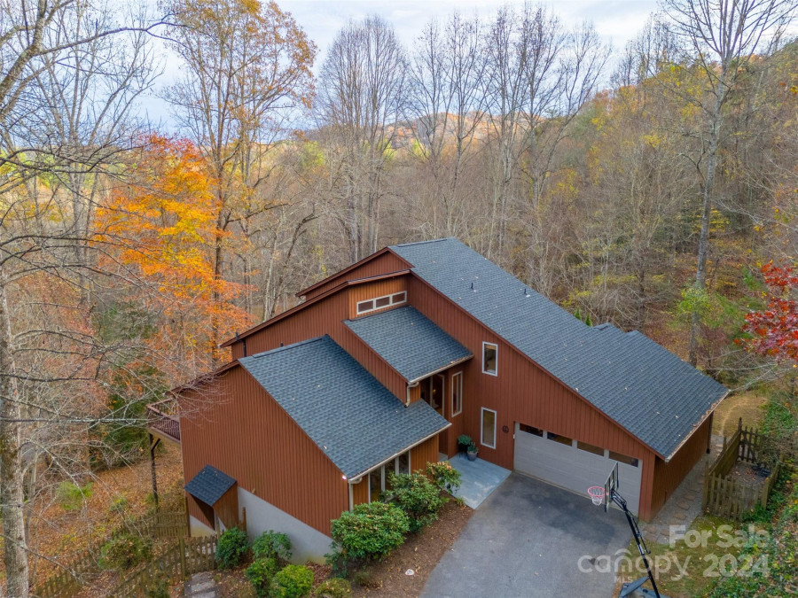 189 Berry Hill Dr Sylva, NC 28779