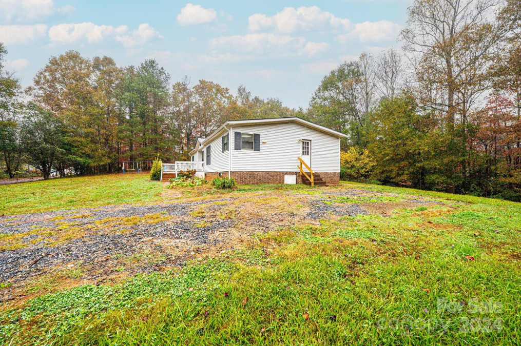 3945 Martin Fish Pond St Hickory, NC 28602