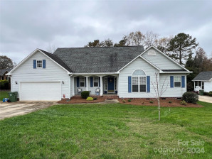 125 Silver Birch Ln Mount Holly, NC 28120