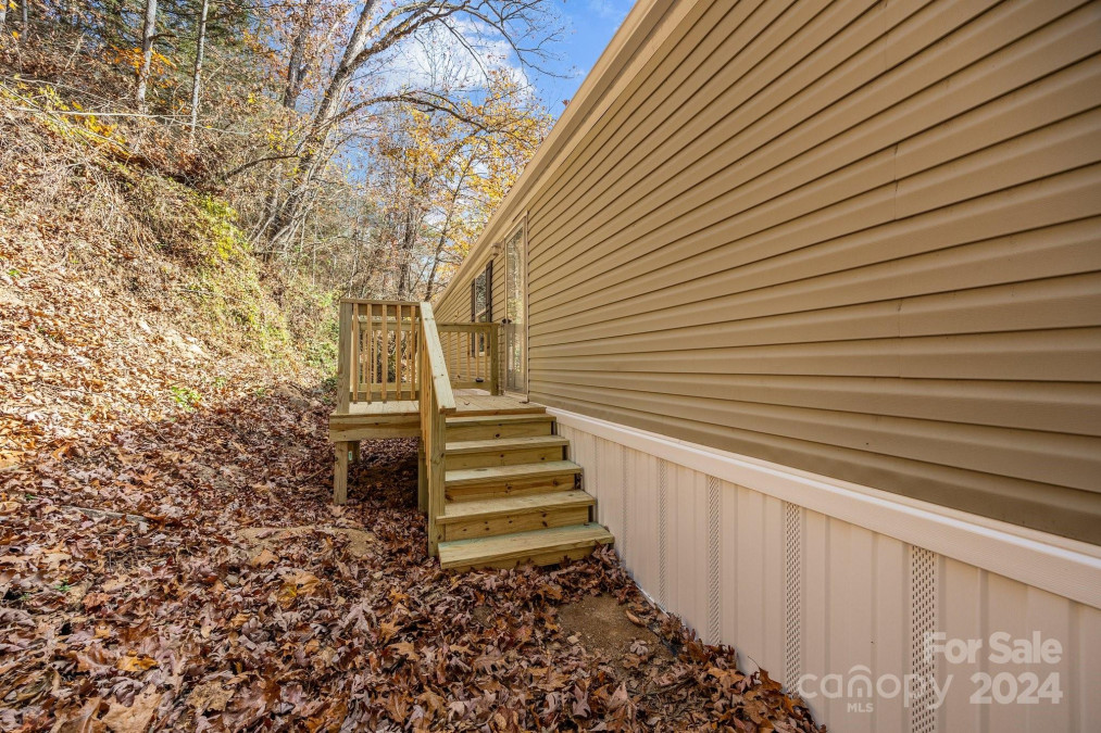 700 Cove Creek Rd Waynesville, NC 28785