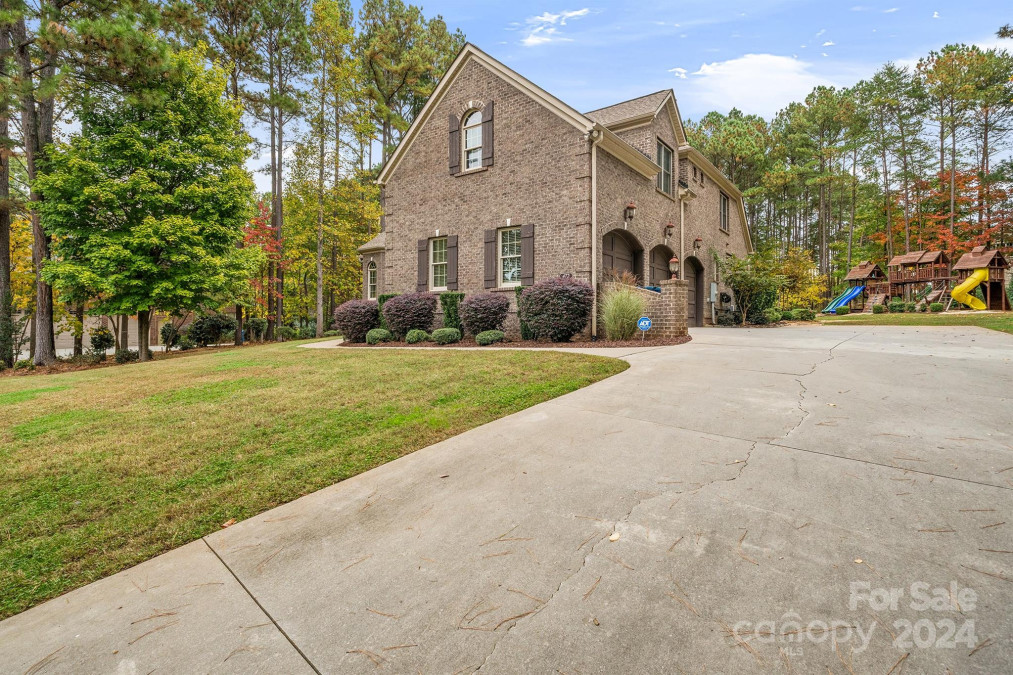 472 Barber Loop Mooresville, NC 28117