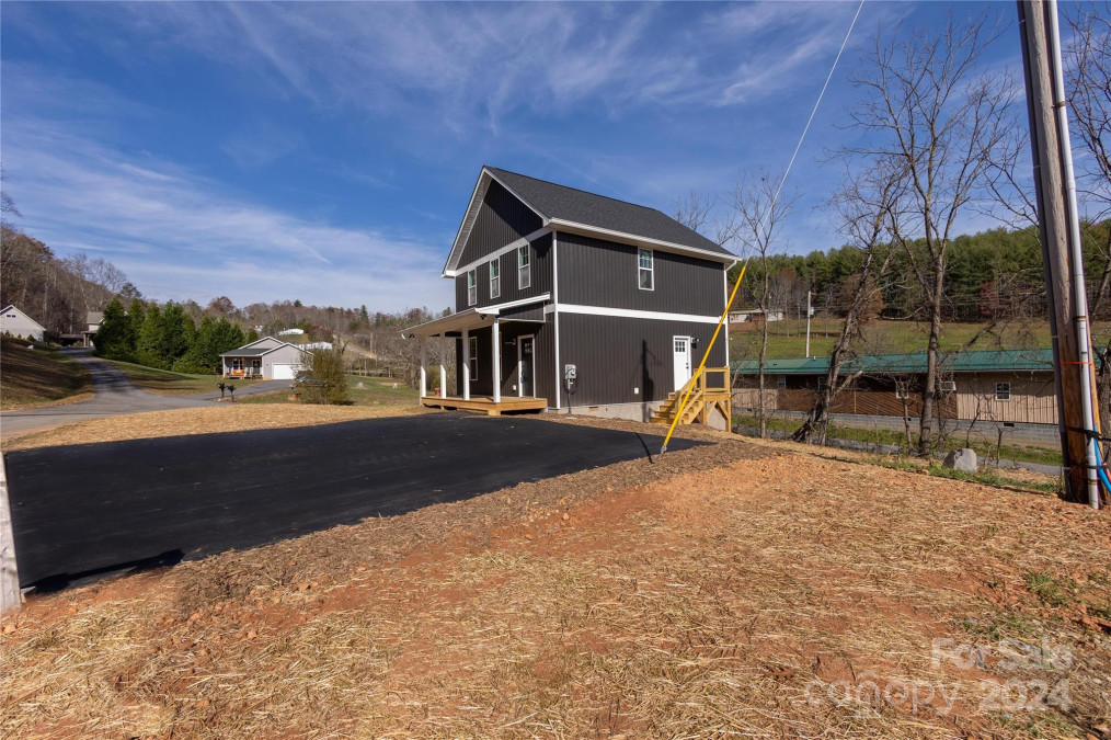 40 Scarlett Ridge Dr Marshall, NC 28753