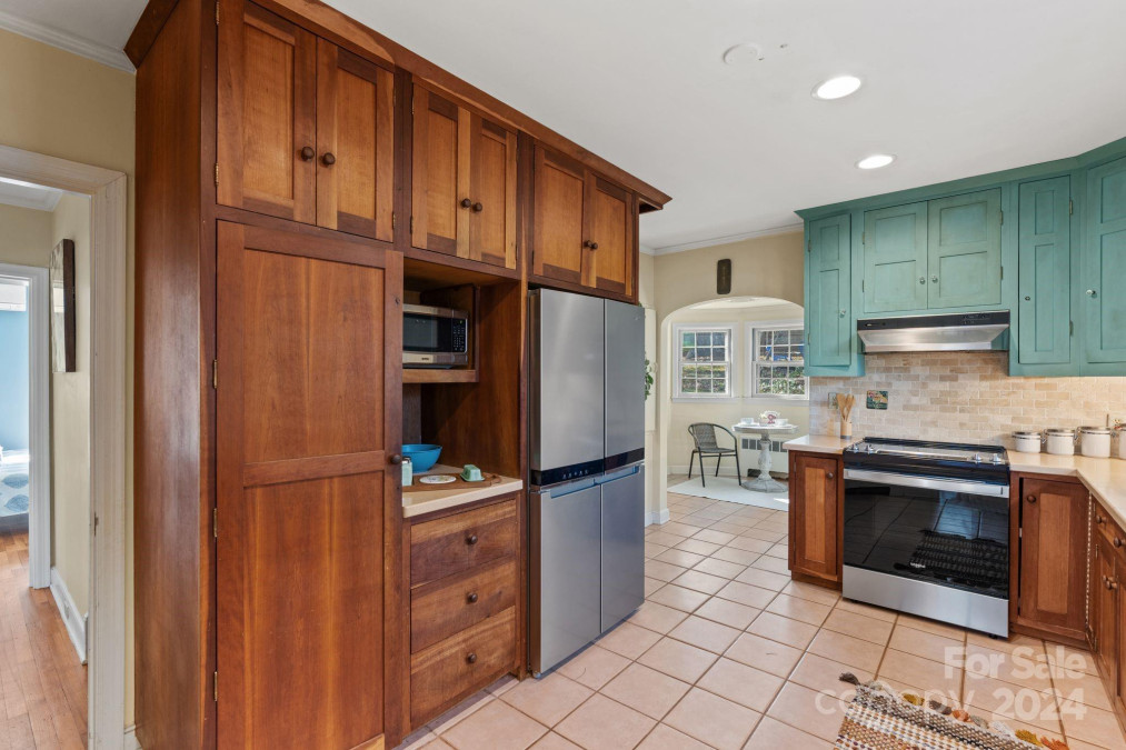 46 Bear Creek Rd Asheville, NC 28806