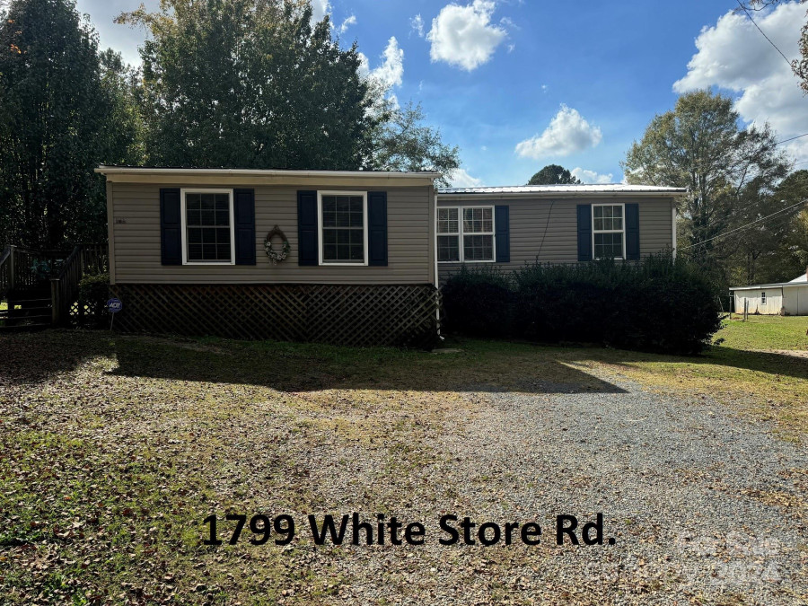 220 Woodside Dr Wadesboro, NC 28170