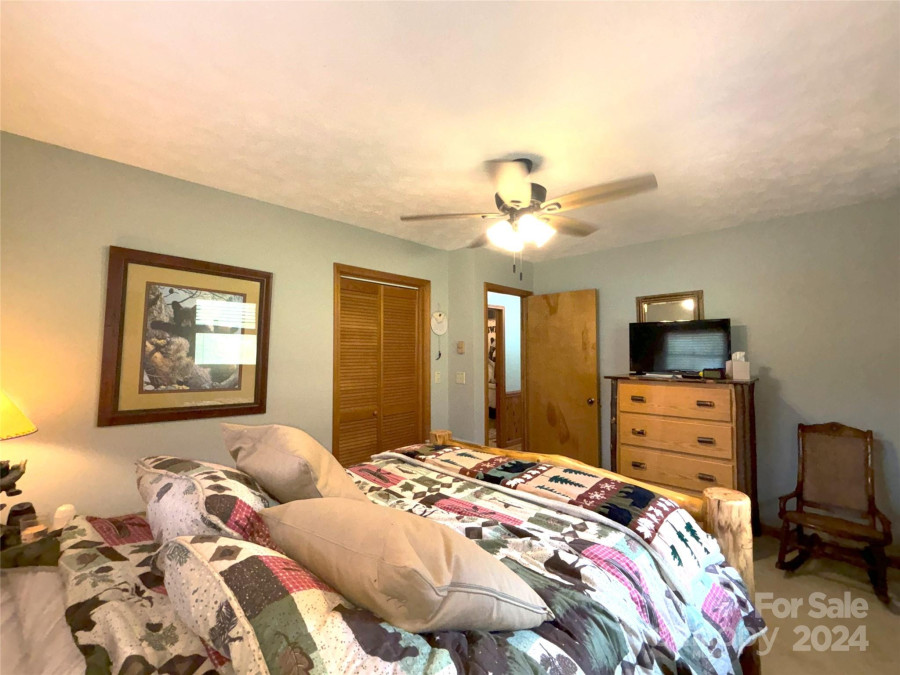 12 Boulder Ln Maggie Valley, NC 28751