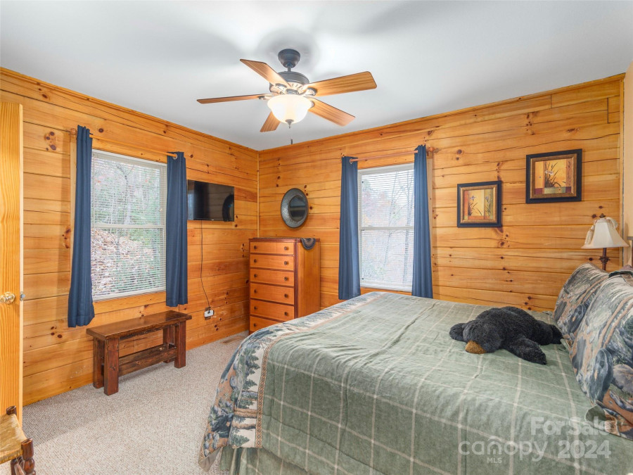 139 Saddle Dr Maggie Valley, NC 28751