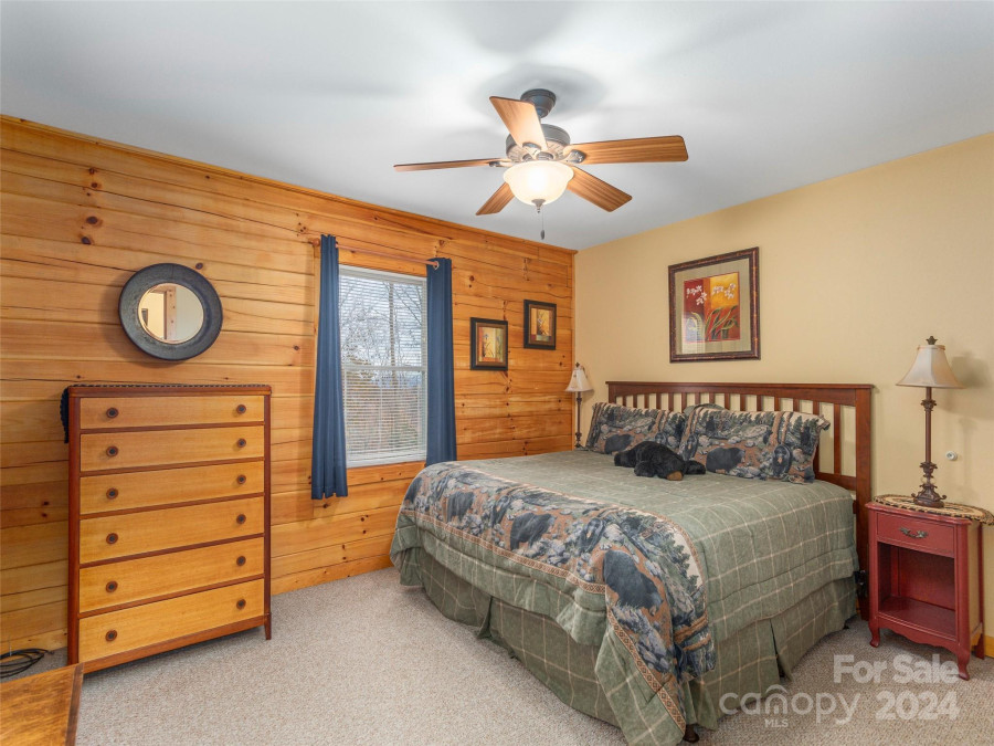 139 Saddle Dr Maggie Valley, NC 28751