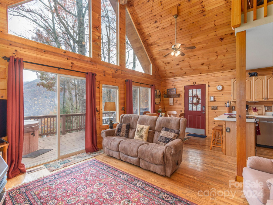 139 Saddle Dr Maggie Valley, NC 28751