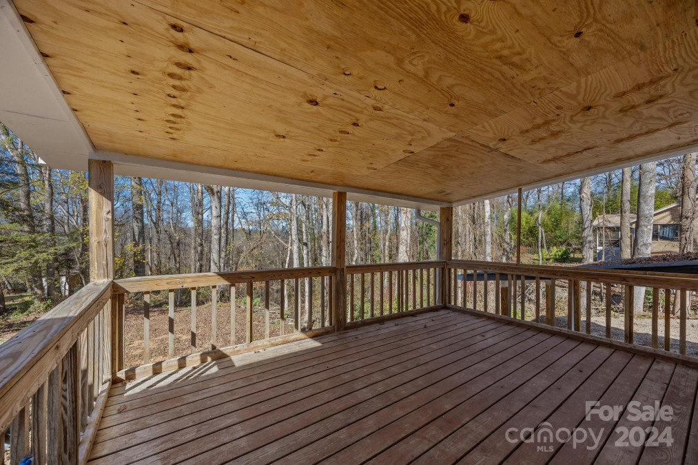 444 Loop Rd Hendersonville, NC 28792