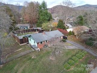 106 7th St Black Mountain, NC 28711