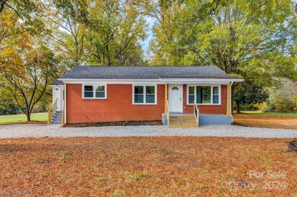 3833 Startown Rd Newton, NC 28658