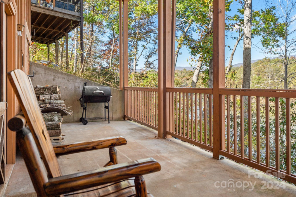 5 Chalet Ct Mill Spring, NC 28756