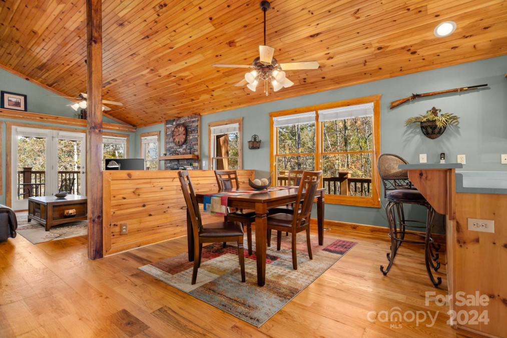 5 Chalet Ct Mill Spring, NC 28756