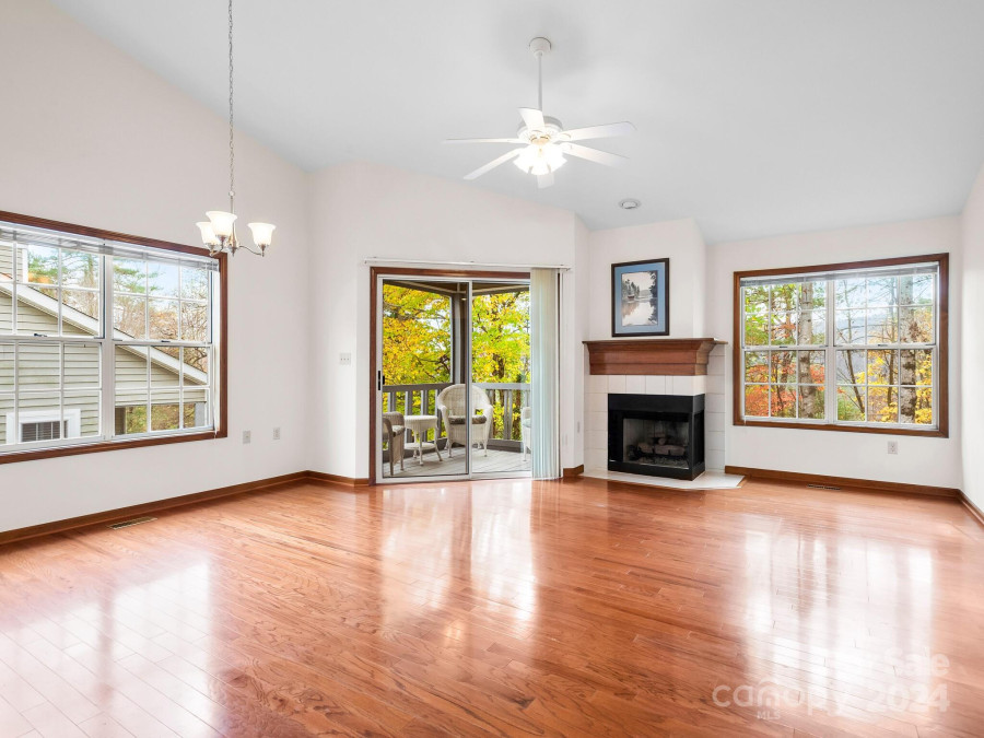 341 Laurel Park Pl Hendersonville, NC 28791