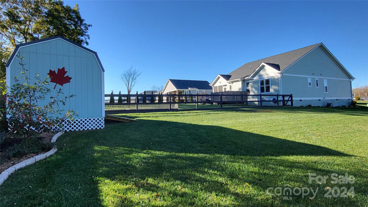 456 Windy Acres Knoll Dr Hendersonville, NC 28792