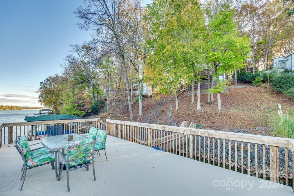 2036 Manila Bay Ln Tega Cay, SC 29708