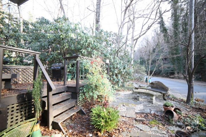 26 Kitazuma Rd Black Mountain, NC 28711