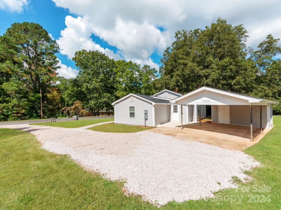 615 Stirewalt St China Grove, NC 28023