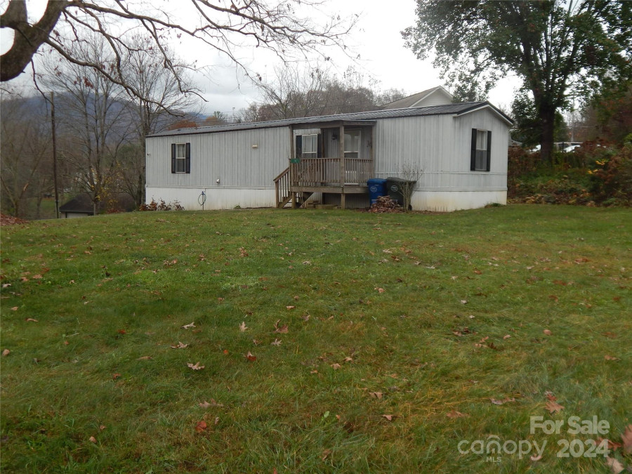 10 Counsel Pl Waynesville, NC 28786