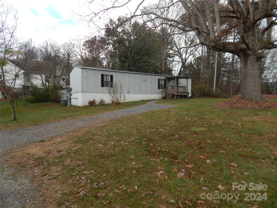 10 Counsel Pl Waynesville, NC 28786