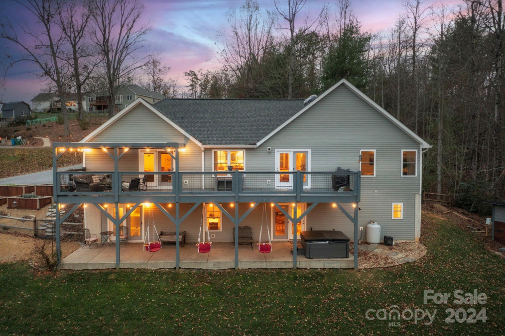 20 Callisto Dr Weaverville, NC 28787