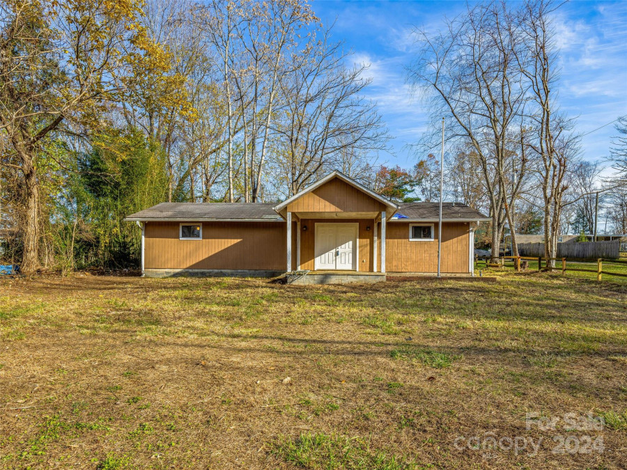 235 Glover St Hendersonville, NC 28792