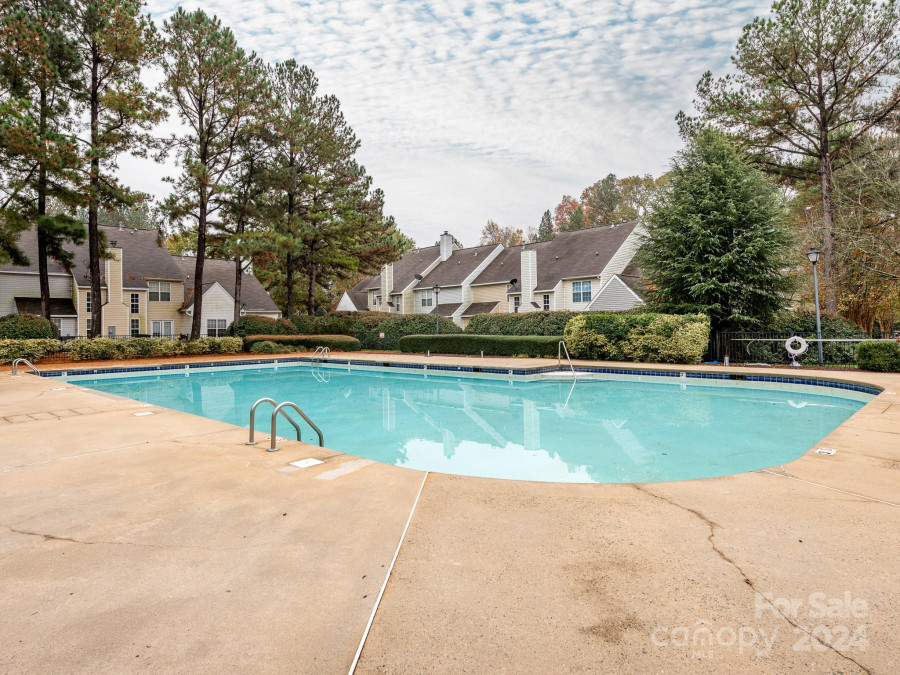 5965 Cougar Ln Charlotte, NC 28269