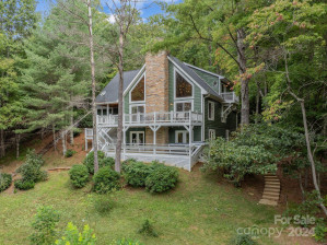 320 Woodland Dr Swannanoa, NC 28778