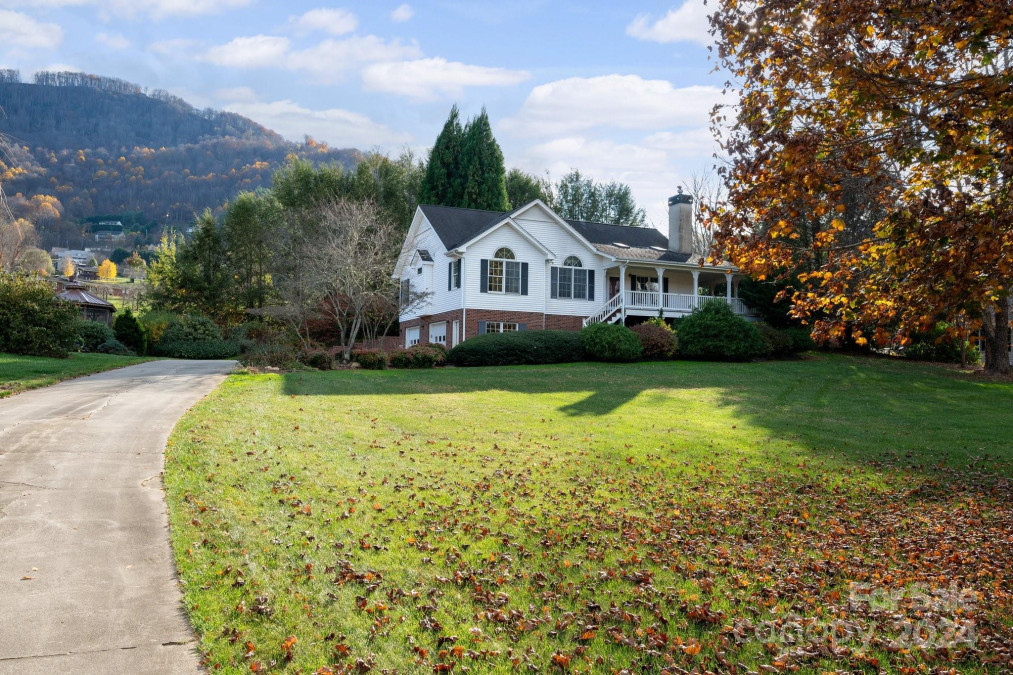 70 Banbury Ct Waynesville, NC 28786