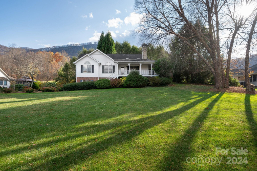 70 Banbury Ct Waynesville, NC 28786