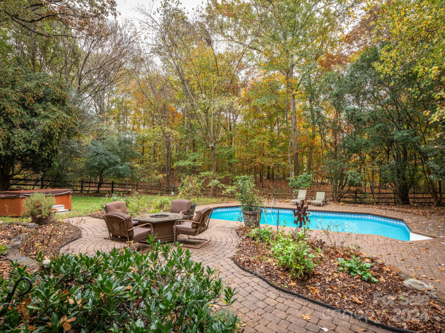 9554 Hunting Ct Matthews, NC 28105