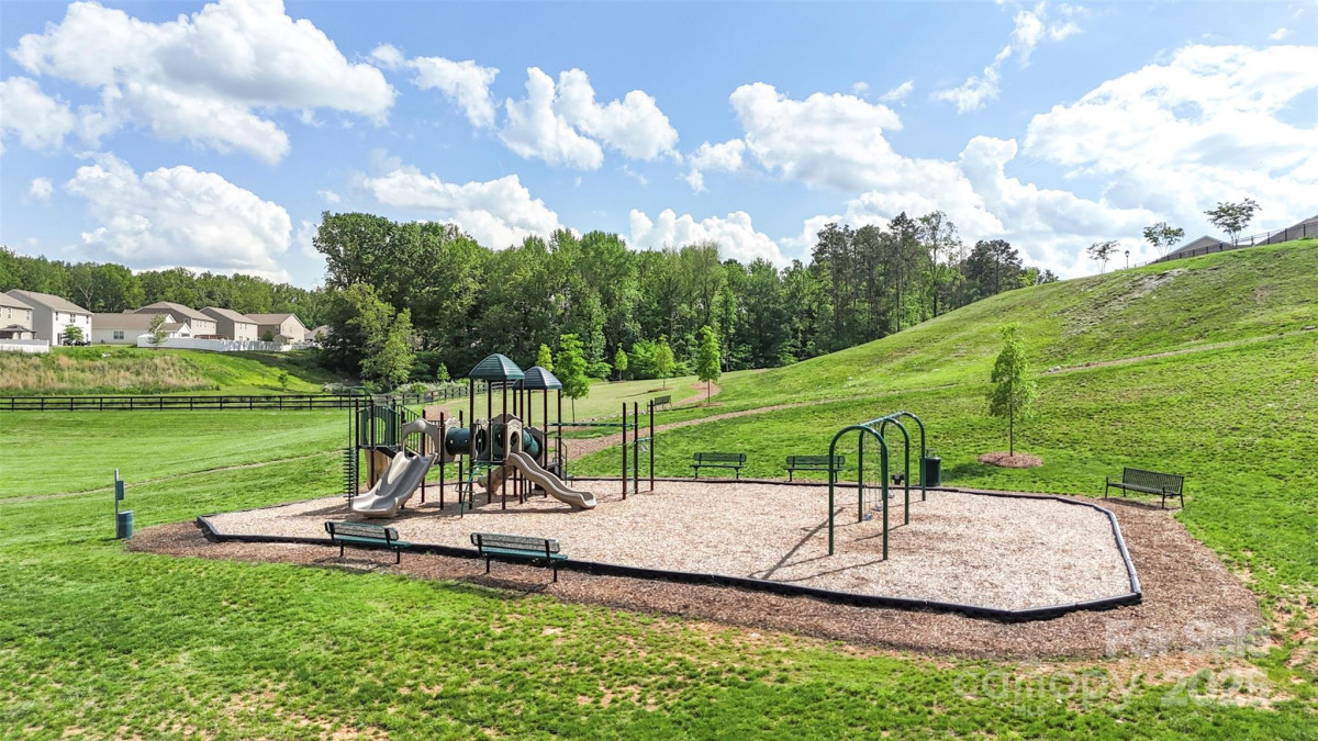 654 Saddlebred Ln Locust, NC 28097