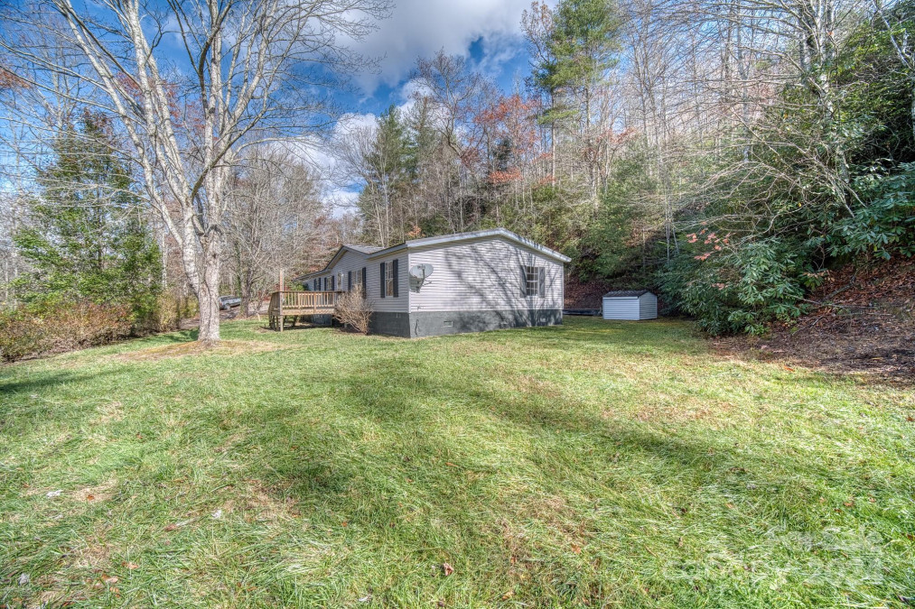 80 Viola Ln Balsam Grove, NC 28708