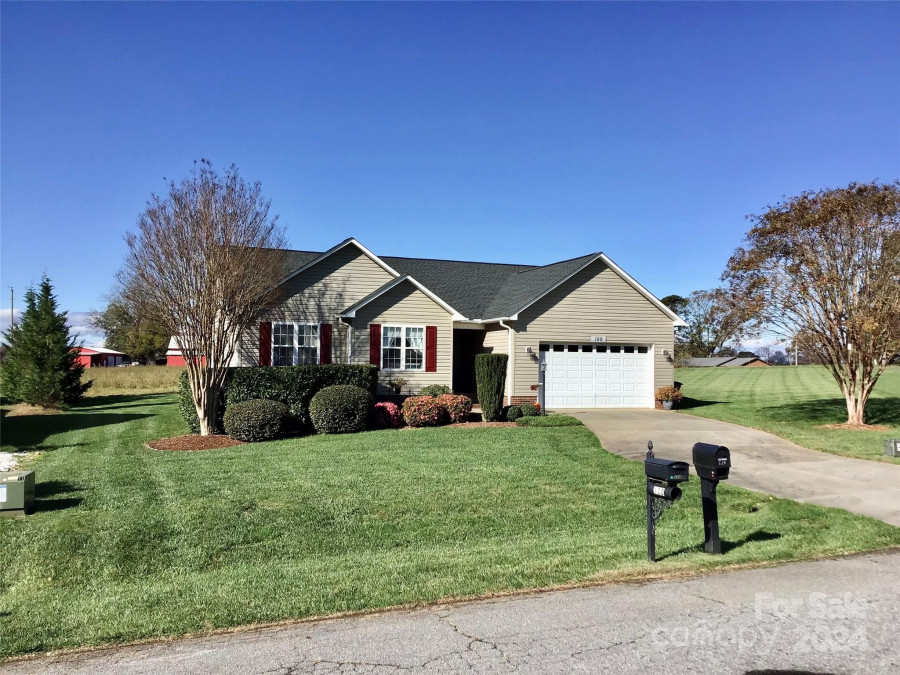 120 Edinburgh Ct Statesville, NC 28625